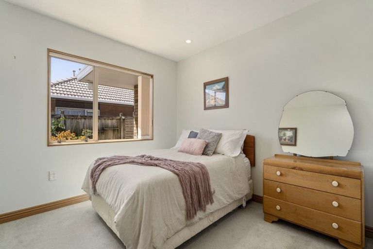 Photo of property in 18 Park Lane, Waitara, 4320