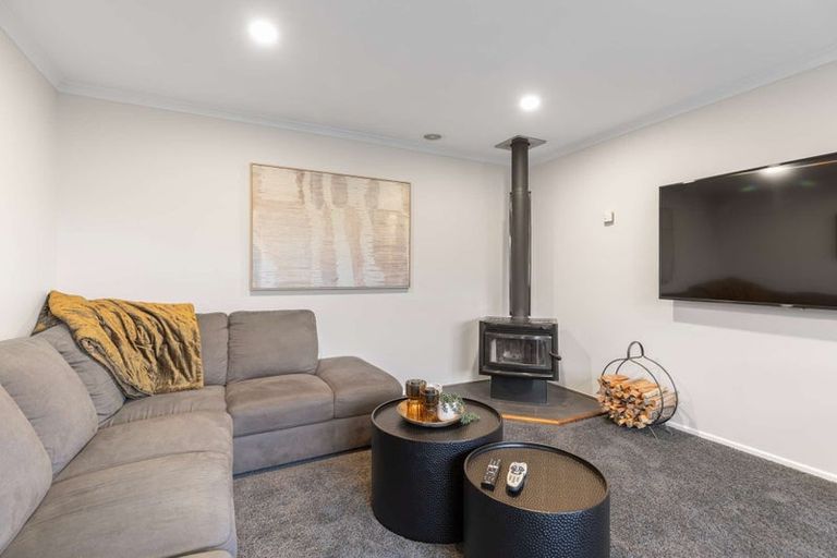 Photo of property in 48 Branigan Parade, Kelvin Grove, Palmerston North, 4414