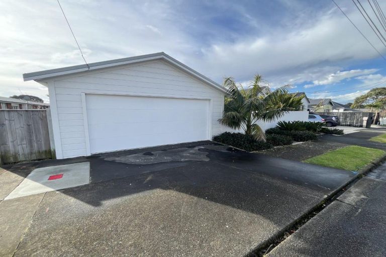 Photo of property in 161 Lemon Street, Strandon, New Plymouth, 4312