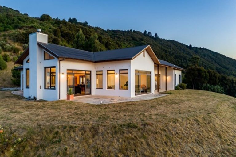 Photo of property in 217 Parautane Way, Todds Valley, Nelson, 7071