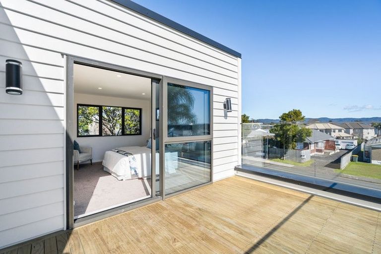 Photo of property in 127a Te Atatu Road, Te Atatu South, Auckland, 0610