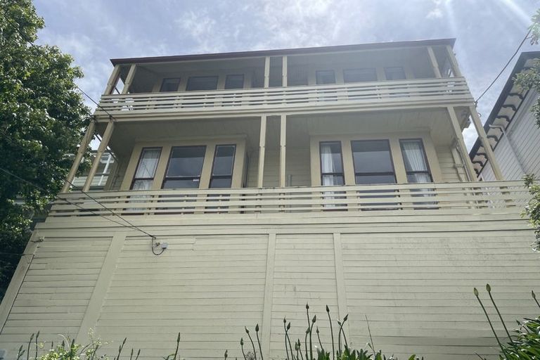 Photo of property in 1/18 Clifton Terrace, Kelburn, Wellington, 6012