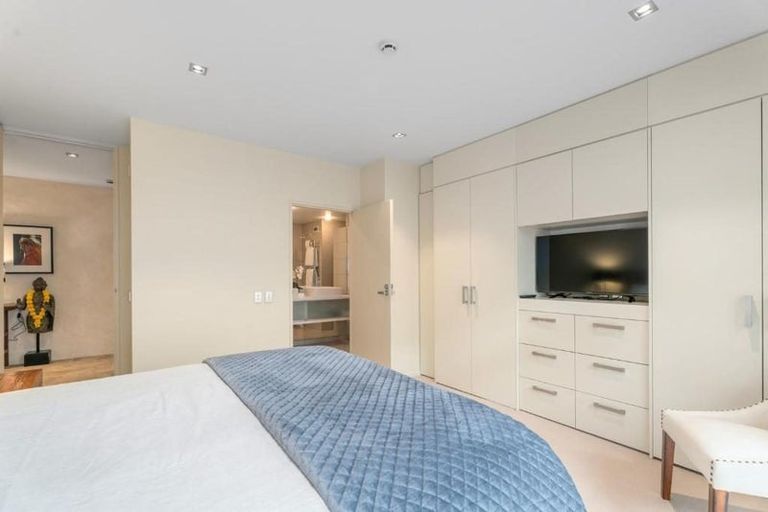 Photo of property in 153 Ardmore Street, Wanaka, 9305