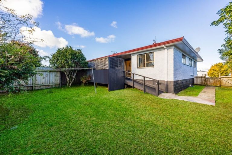 Photo of property in 2/9 Malte Brun Place, Papatoetoe, Auckland, 2025