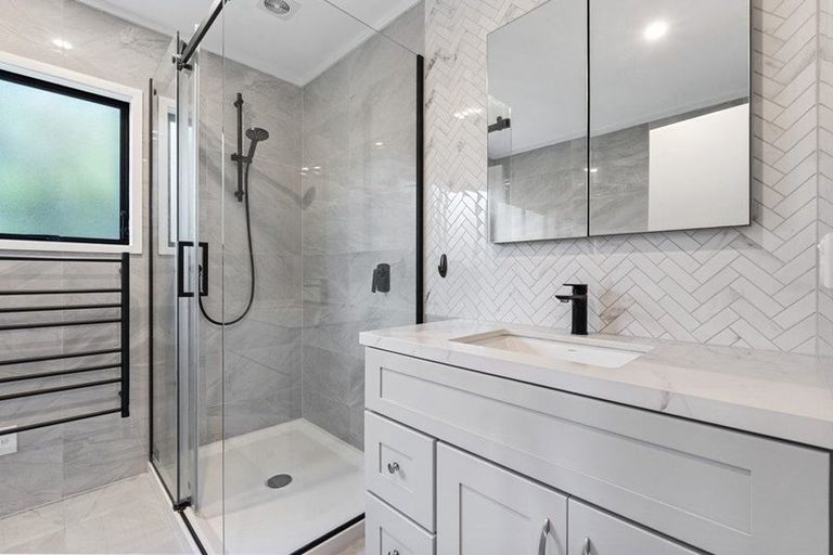 Photo of property in 129 Florence Avenue, Orewa, 0931