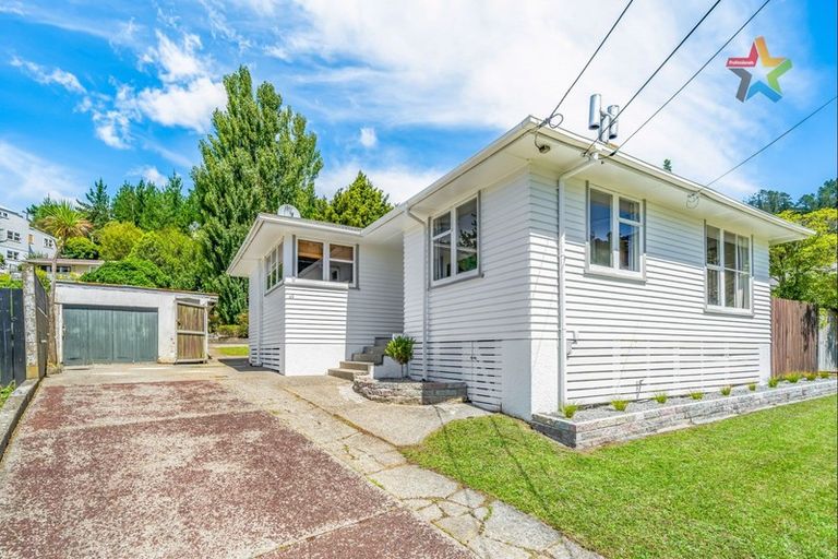 Photo of property in 49 Delaney Drive, Stokes Valley, Lower Hutt, 5019