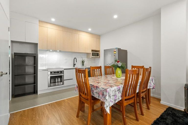 Photo of property in 2f Cadiz Place, Red Hill, Papakura, 2110