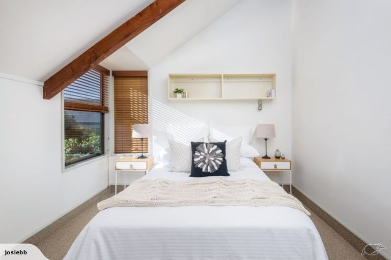 Photo of property in 17 Jamell Place, Avonhead, Christchurch, 8042