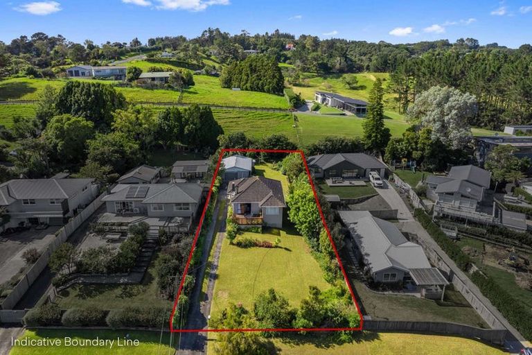 Photo of property in 38 Hand Road, Helensville, 0800