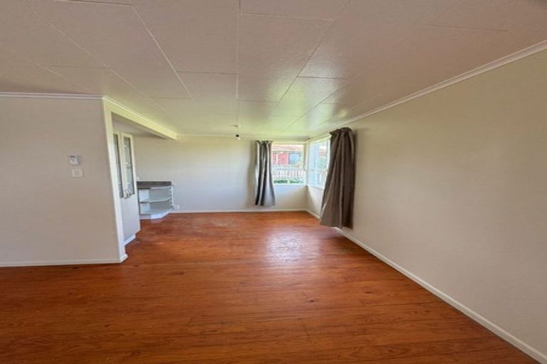 Photo of property in 5 Wroughton Crescent, Otara, Auckland, 2023