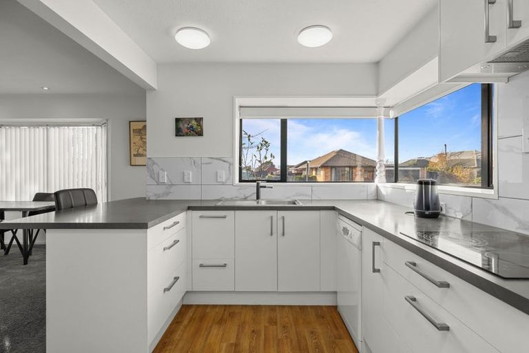 Photo of property in 2 Cataluna Place, Hei Hei, Christchurch, 8042