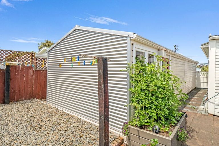 Photo of property in 102 Gonville Avenue, Gonville, Whanganui, 4501