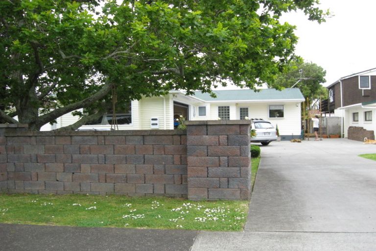 Photo of property in 3 Muir Avenue, Mangere Bridge, Auckland, 2022