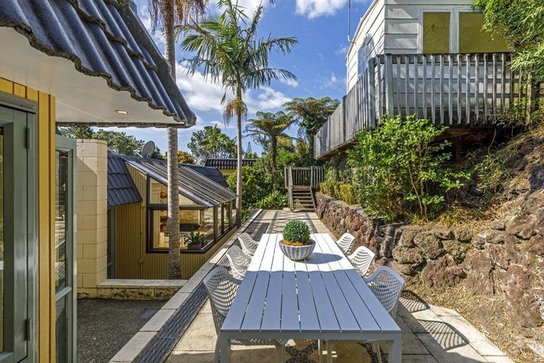 Photo of property in 4 Saddleback Rise, Murrays Bay, Auckland, 0630