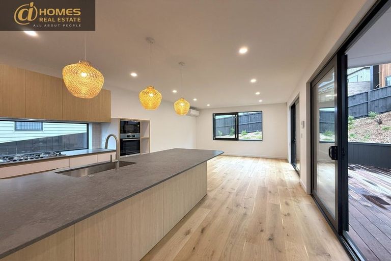 Photo of property in 15 Tupa Street, Long Bay, Auckland, 0630