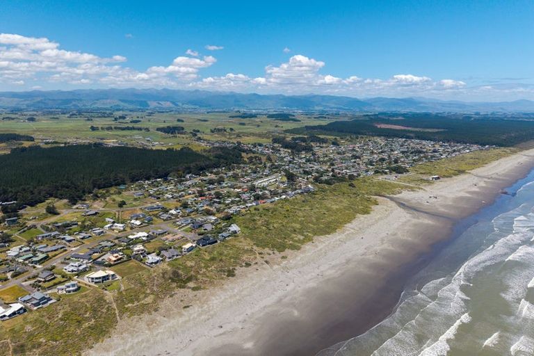 Photo of property in 184-190 Kahukura Avenue, Waitarere Beach, Levin, 5510