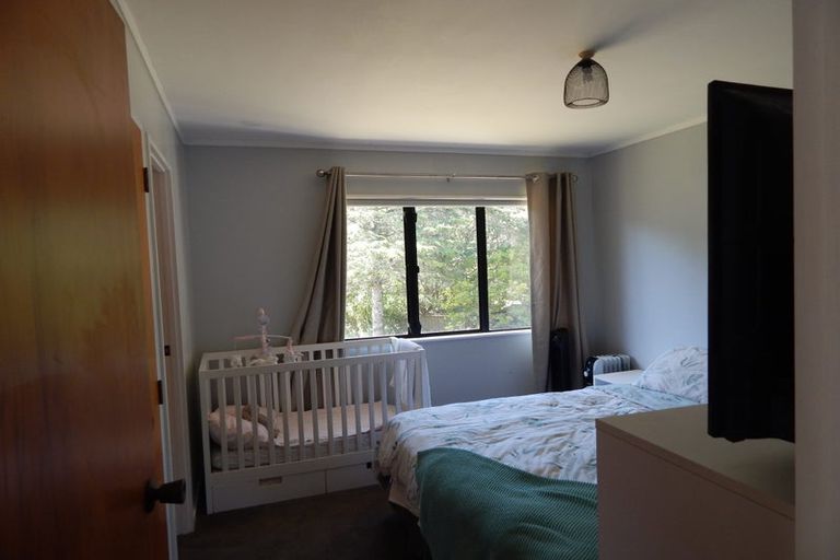Photo of property in 7 Birdwood Road, Swanson, Auckland, 0612
