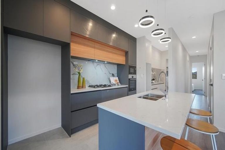 Photo of property in 30 Cloonlyon Drive, Flat Bush, Auckland, 2019