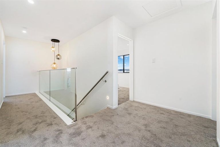 Photo of property in 9 Woven Place, Karaka, Papakura, 2113