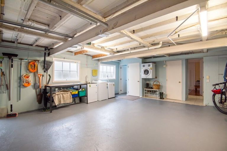 Photo of property in 18 Roslyn Terrace, Devonport, Auckland, 0624