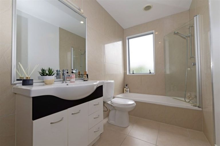 Photo of property in 108b Mcleod Road, Te Atatu South, Auckland, 0610