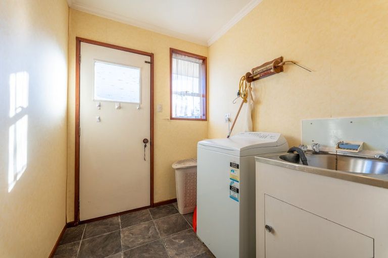 Photo of property in 2 Oxford Street, Holmes Hill, Oamaru, 9401