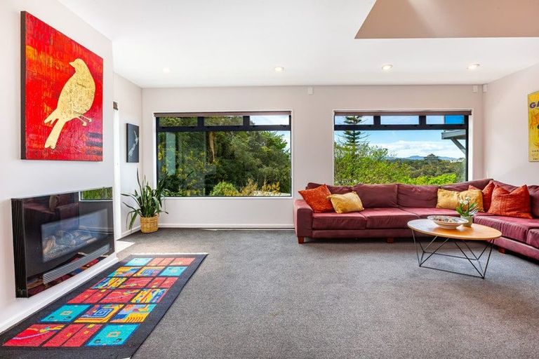 Photo of property in 15 Bank Road, Northland, Wellington, 6012