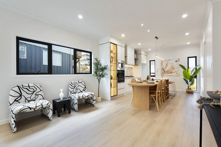 Photo of property in 69d Chivalry Road, Glenfield, Auckland, 0629