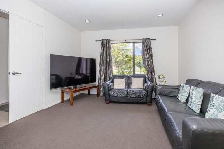 Photo of property in 15 Te Ironui Place, Huntington, Hamilton, 3210