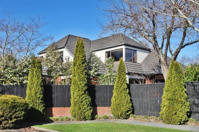 Photo of property in 35 Witbrock Crescent, Burnside, Christchurch, 8053