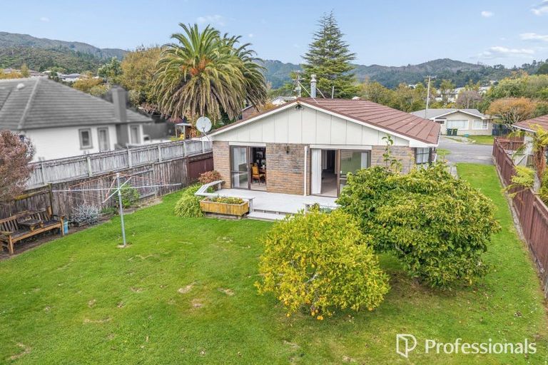Photo of property in 14 Rawhiti Street, Stokes Valley, Lower Hutt, 5019