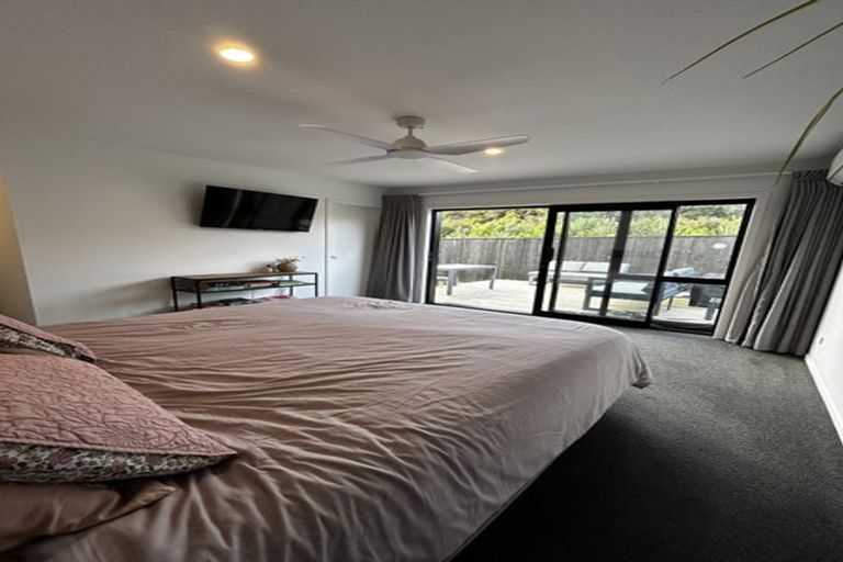 Photo of property in 33 Makete Crescent, Hobsonville, Auckland, 0618