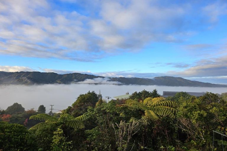 Photo of property in 5 Sunshine Crescent, Kelson, Lower Hutt, 5010