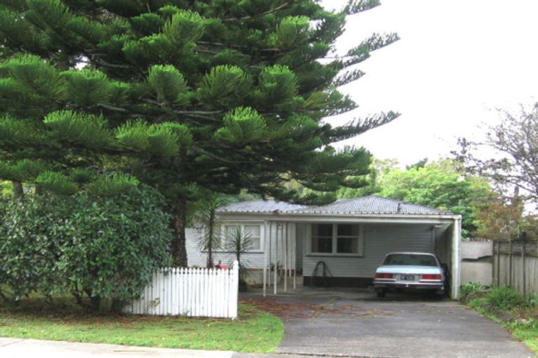 Photo of property in 36 Lowtherhurst Road, Massey, Auckland, 0614