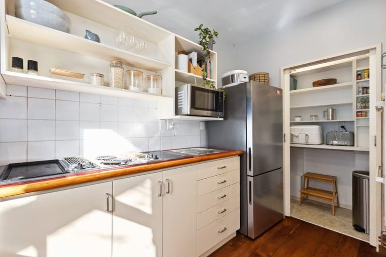 Photo of property in 4 North Terrace, Kelburn, Wellington, 6012