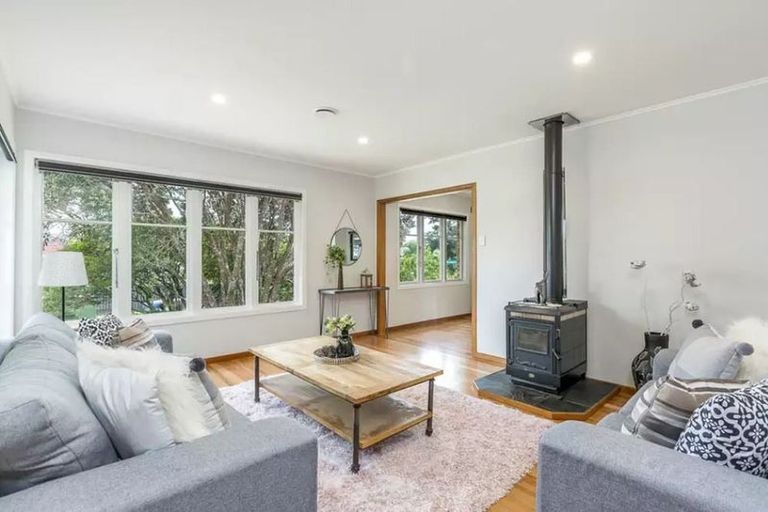 Photo of property in 63 Kervil Avenue, Te Atatu Peninsula, Auckland, 0610