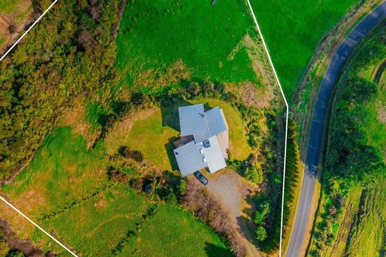 Photo of property in 664 Upper Pitone Road, Pitone, New Plymouth, 4374