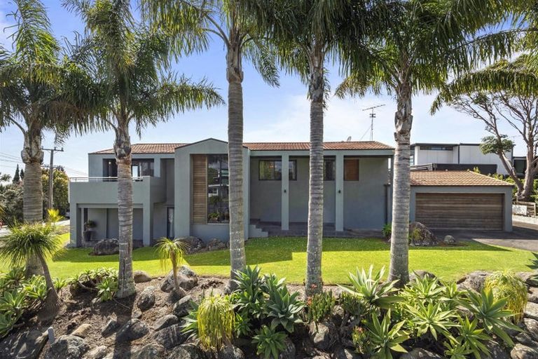 Photo of property in 48 Park Rise, Campbells Bay, Auckland, 0630