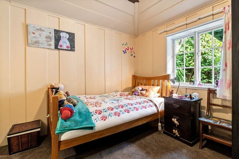 Photo of property in 23 Saint Michaels Crescent, Kelburn, Wellington, 6012