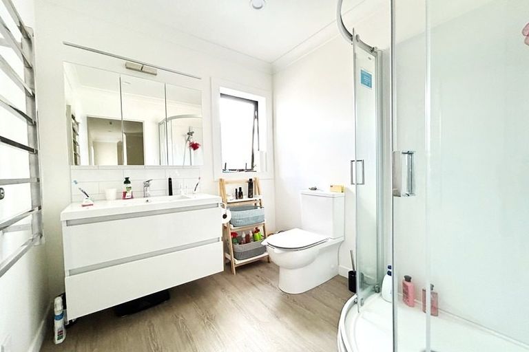 Photo of property in 38 Kervil Avenue, Te Atatu Peninsula, Auckland, 0610