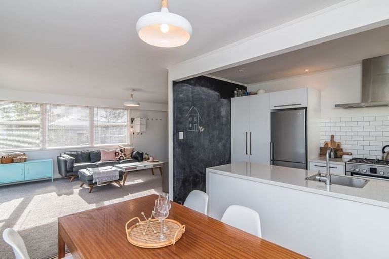 Photo of property in 7 Pauline Way, Paparangi, Wellington, 6037