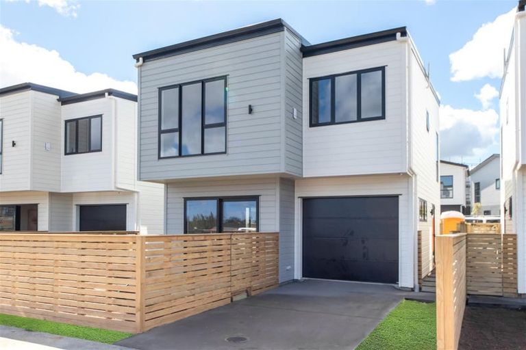 Photo of property in 16 Greenbrier Street, Westgate, 0814