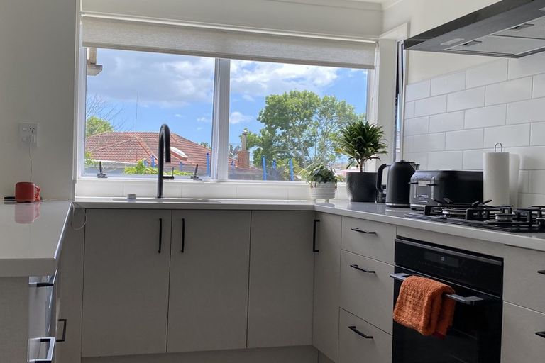 Photo of property in 12 Duncan Avenue, Te Atatu South, Auckland, 0610