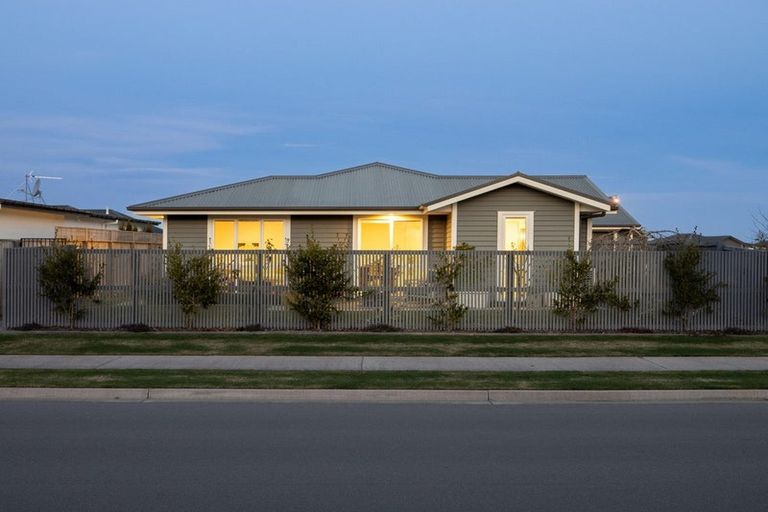 Photo of property in 1 Crampton Close, Kaiapoi, 7630