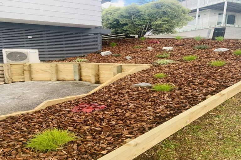 Photo of property in 1/13 Girrahween Drive, Totara Vale, Auckland, 0629