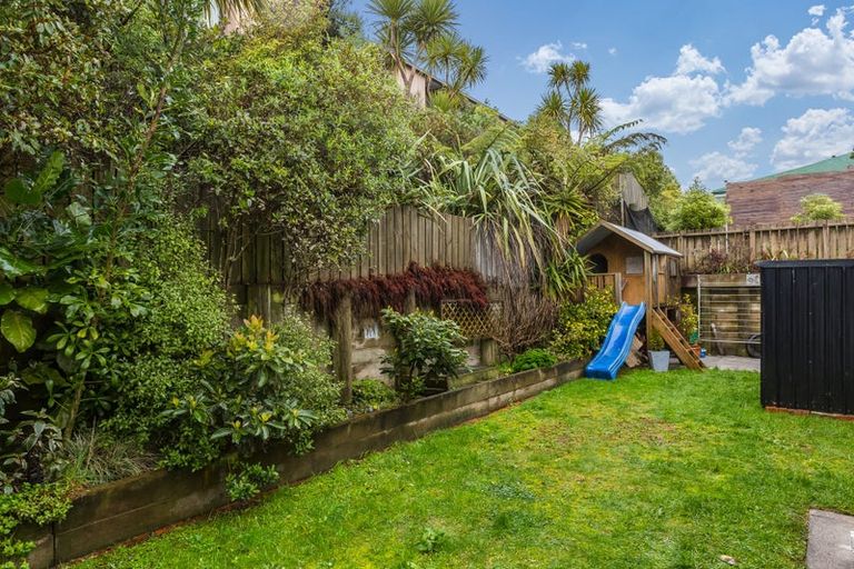 Photo of property in 15 Ashwood Street, Woodridge, Wellington, 6037