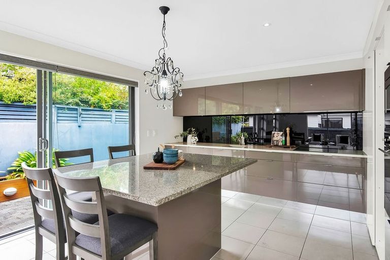 Photo of property in 185 Te Moana Road, Waikanae, 5036