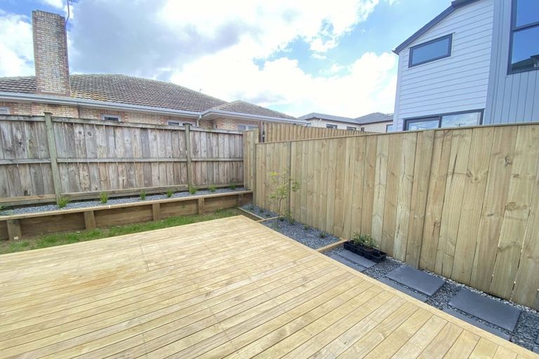 Photo of property in 42 Lavelle Road, Henderson, Auckland, 0612