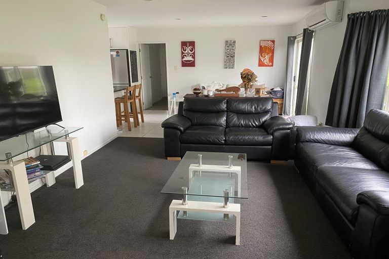 Photo of property in 15c Sarona Avenue, Glen Eden, Auckland, 0602