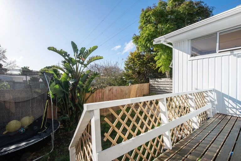Photo of property in 4/72 Portage Road, New Lynn, Auckland, 0600
